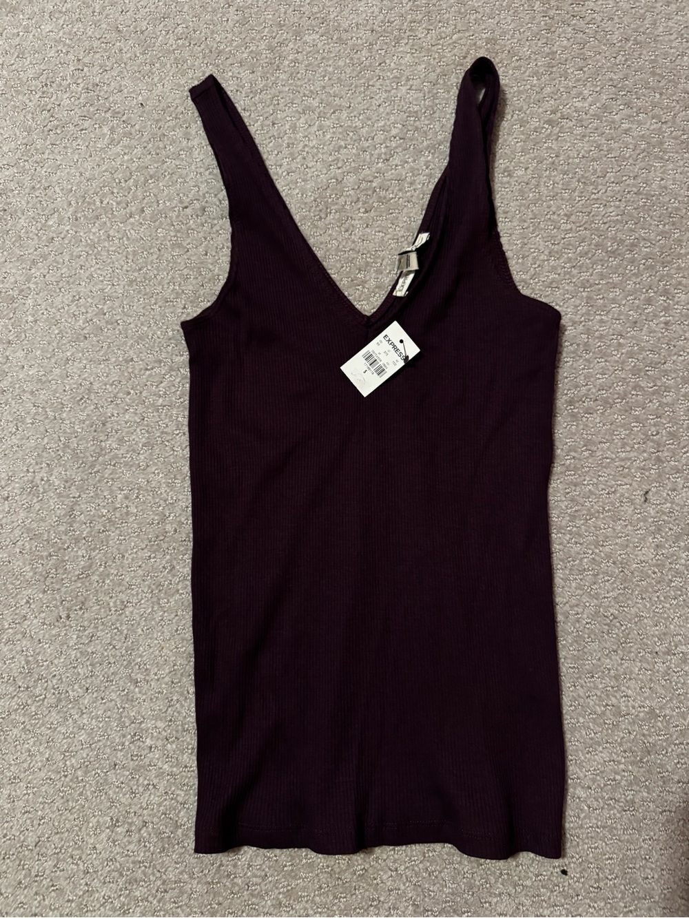 NWT Express Size S  Ribbed V-Neck Tank Top in Deep Plum - Unbranded